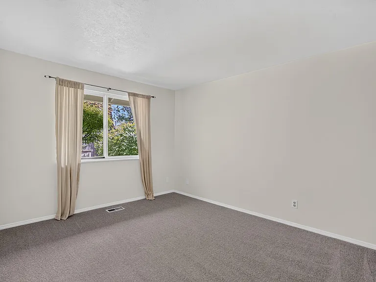 3470 NW Park View Dr — Photo 16
