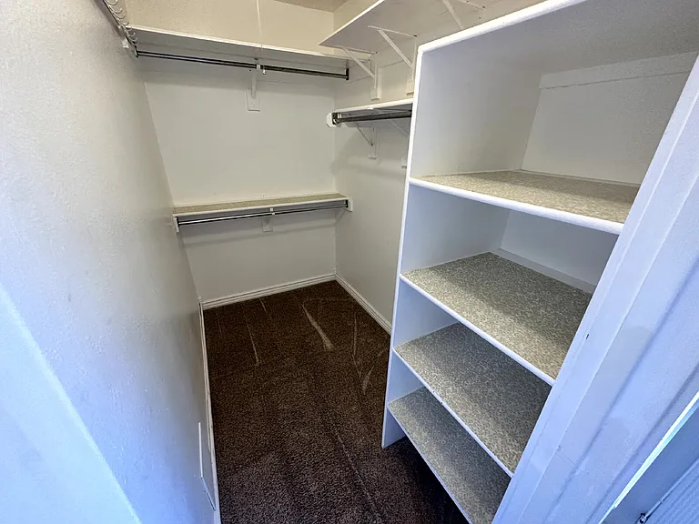 4825 S Pitkin Way — Photo 12