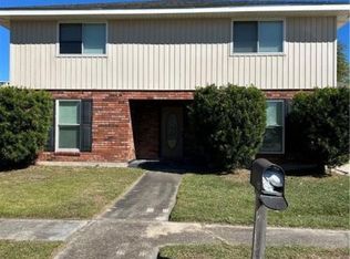 7215 Claridge Ct, New Orleans, LA 70127