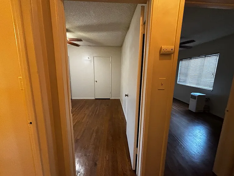 912 Genoa St — Photo 10