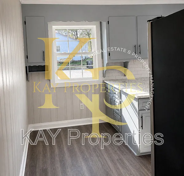 1200 E Holly St — Photo 7