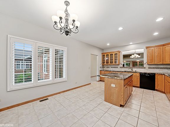 4th image of 1276 Heritage Dr