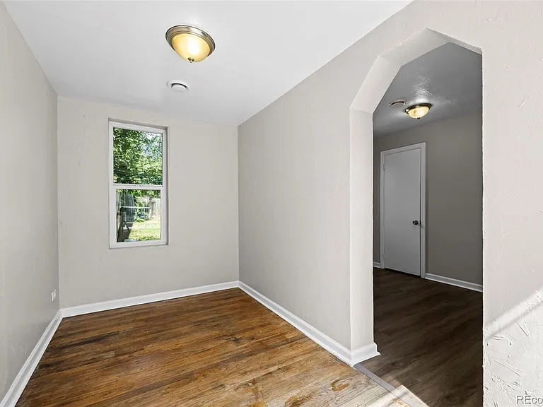 1545 Xanthia St — Photo 13