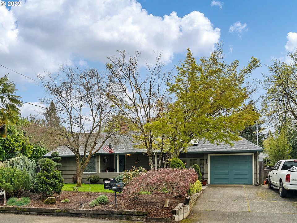 1st image of 10540 SE 52nd Ave