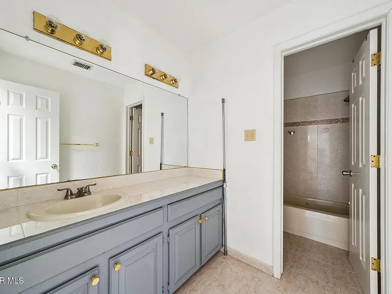 11648 Lake Erie Dr — Photo 21