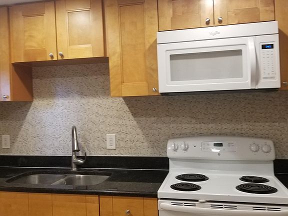 3rd image of 8367 Galewood Cir