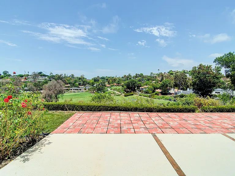 24261 Cascades Dr — Photo 38