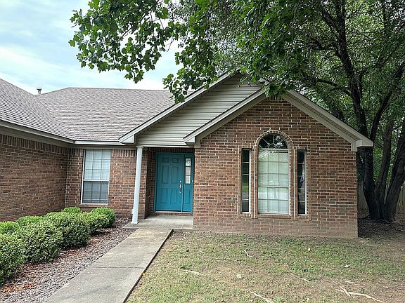 2nd image of 38 Wadesfield Dr