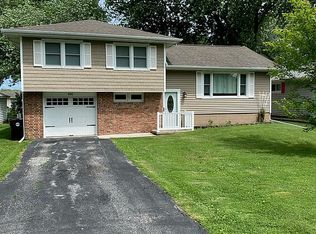 406 N Carole Ave, Hanna City, IL 61536