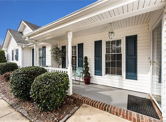 3rd image of 7128 Sythe Ct