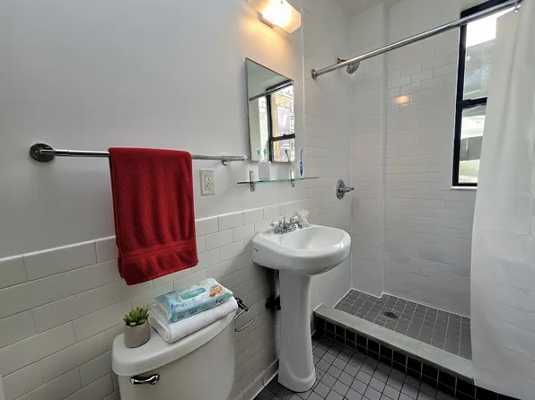 20 Thompson Street image 5 of 6