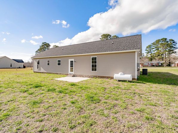 302 W Coleman Ave, Pamplico, SC 29583