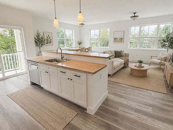 2nd image of 21 Orlando Dr #101