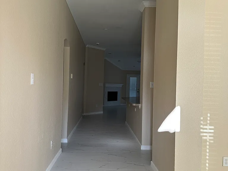 6609 Fairglen Dr — Photo 11