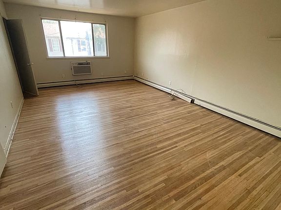 4th image of 5930 N Hutchinson St Floor 2