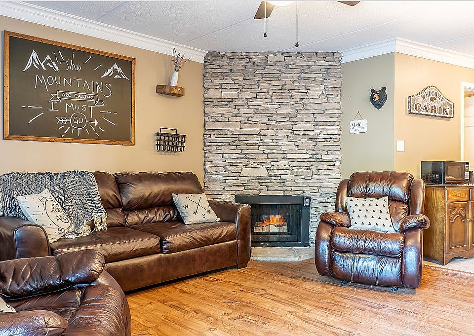 1st image of 306 Baskins Creek Rd #102