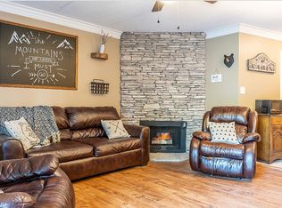 306 Baskins Creek Rd #102, Gatlinburg, TN 37738