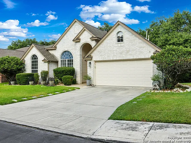 4 bed, 2.0 bath, 2283 sqft, $2,500 — Photo 3