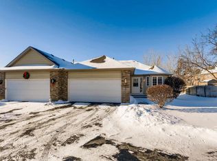 7104 48th St N, Oakdale, MN 55128