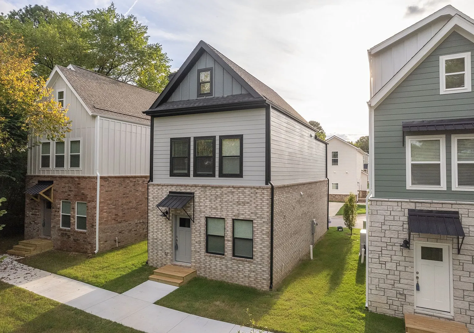 2 BR Townhomes — Photo 2