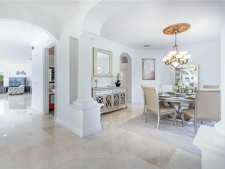 4707 SW 195th Ter — Photo 31