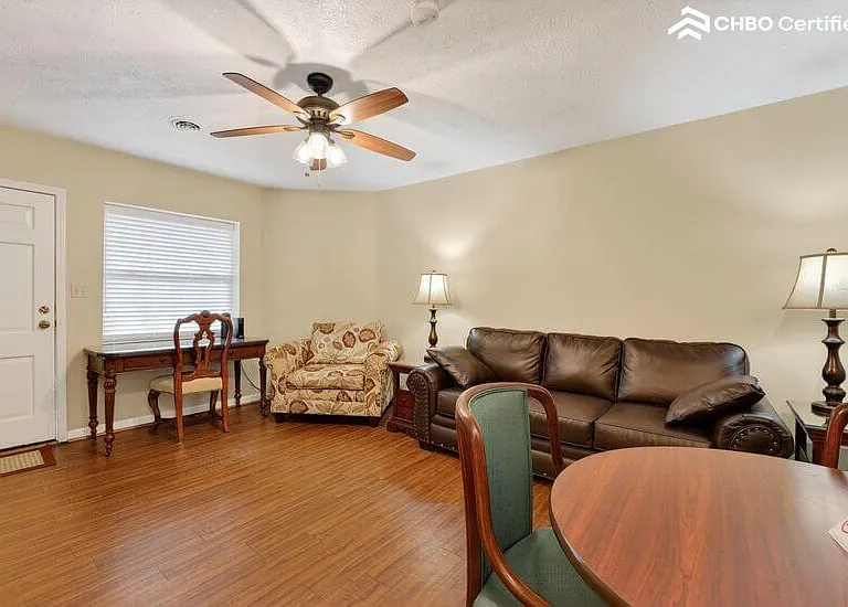 1332 W Andrew Johnson Hwy #10 — Photo 9