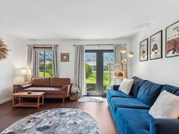 2052 11th Ave E, North Saint Paul, MN 55109