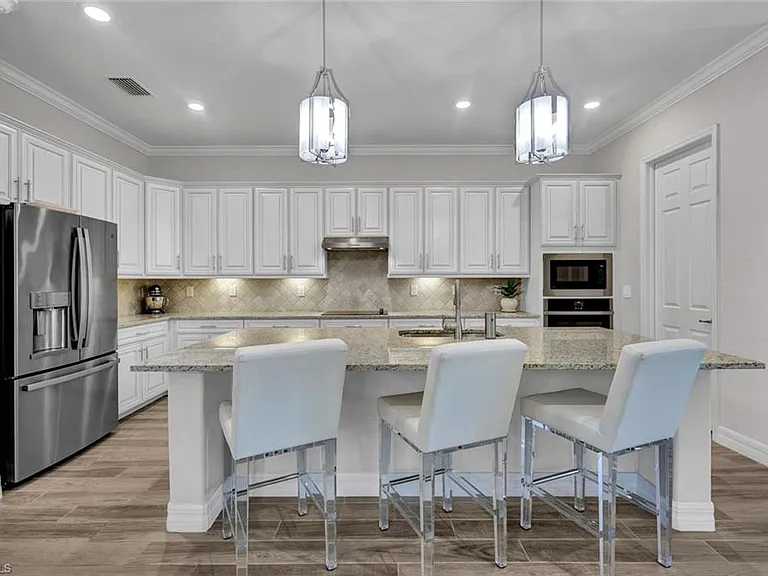 28101 Foxrock Ct — Photo 4