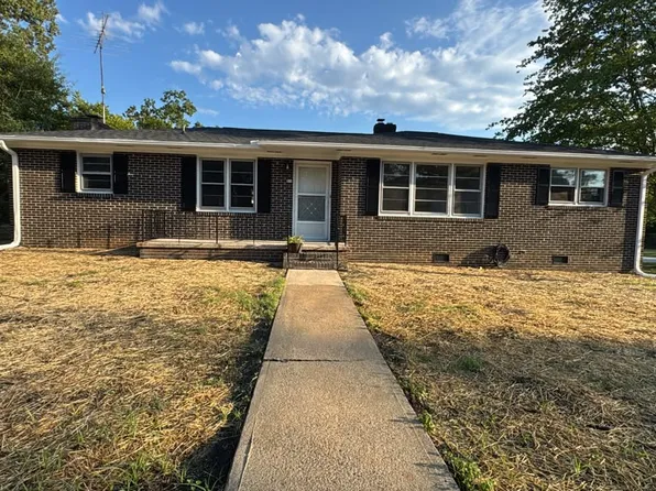 11 Picadilly St, Taylors, SC 29687
