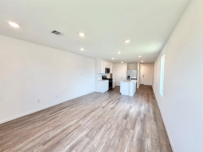 40839 Hawthorne Glades St — Photo 5
