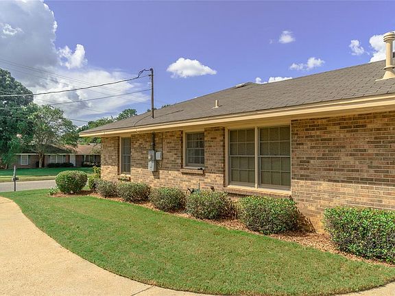 5th image of 657 Carol Villa Dr