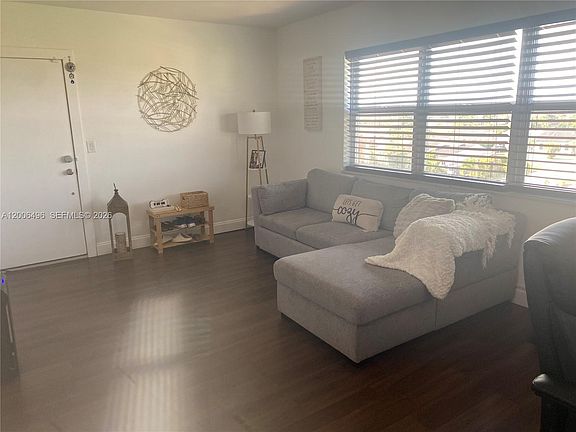 3rd image of 900 SW 84th Ave APT 415D