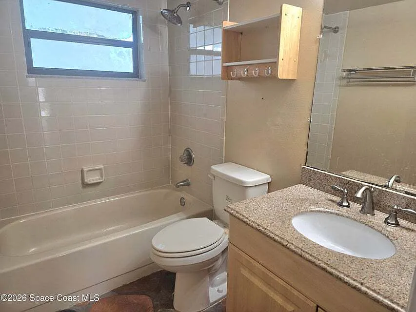 1145 North Shannon Avenue #33 - 33 — Photo 3