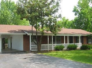 12145 Lake Placid Dr, Saint Louis, MO 63146