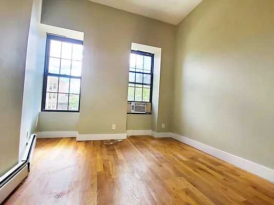 Rented by Rentall Group Inc | media 8