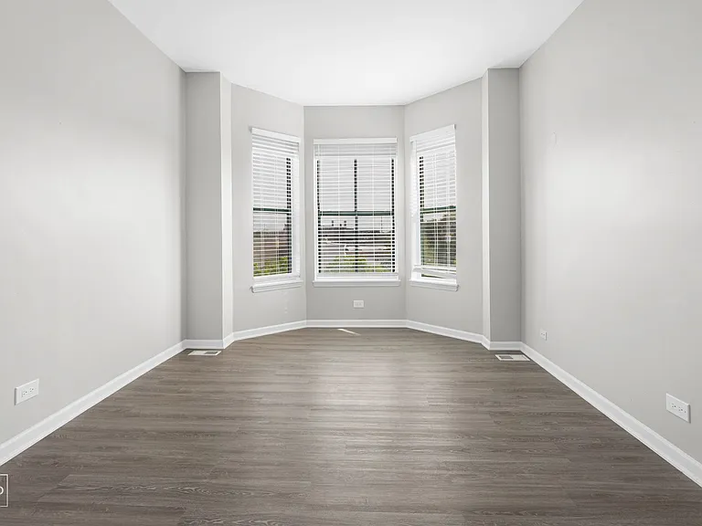 8954 S Commercial — Photo 3