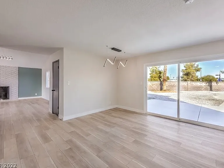 4572 Wisconsin Ave — Photo 5