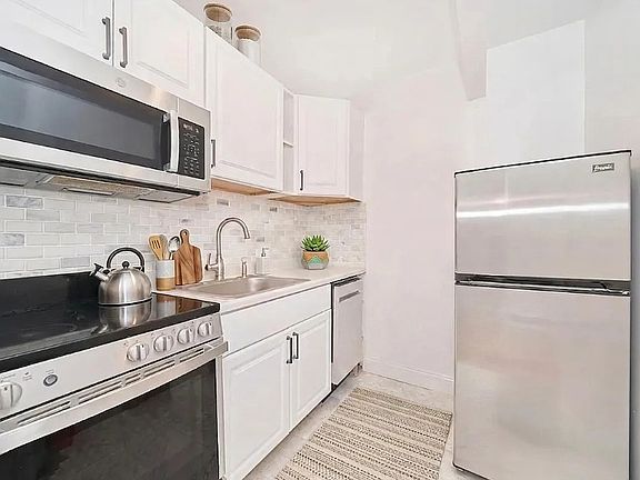 2nd image of 312 E 30th St APT 15D