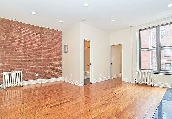 2nd image of 112 W 80th St APT 3R