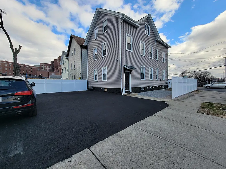 13 Regent Ave #2 — Photo 17