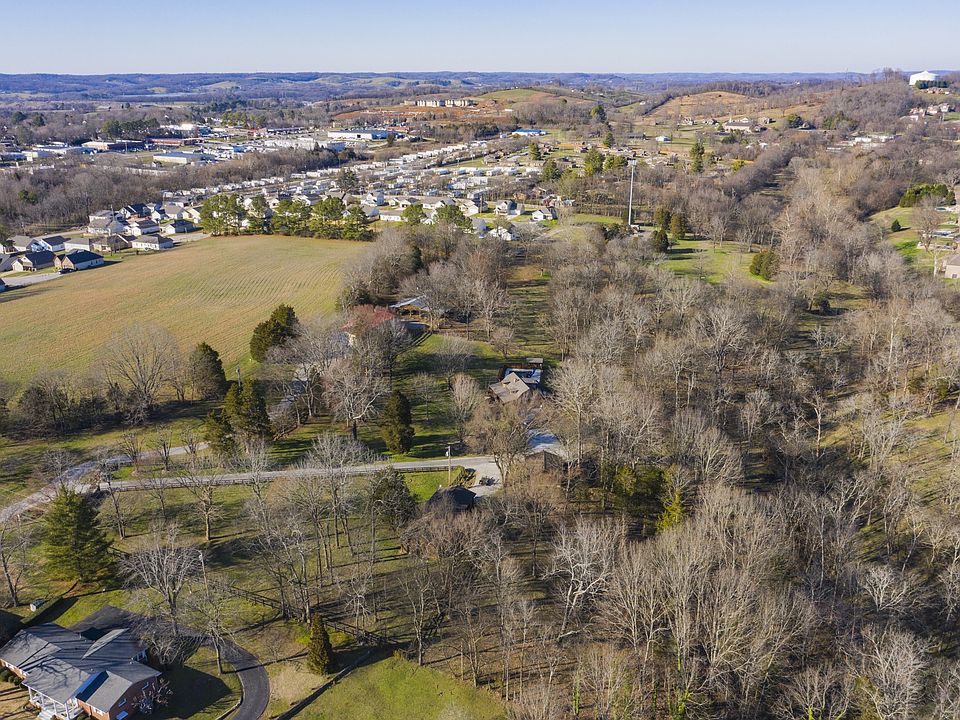 1st image of 221 Porter Cir