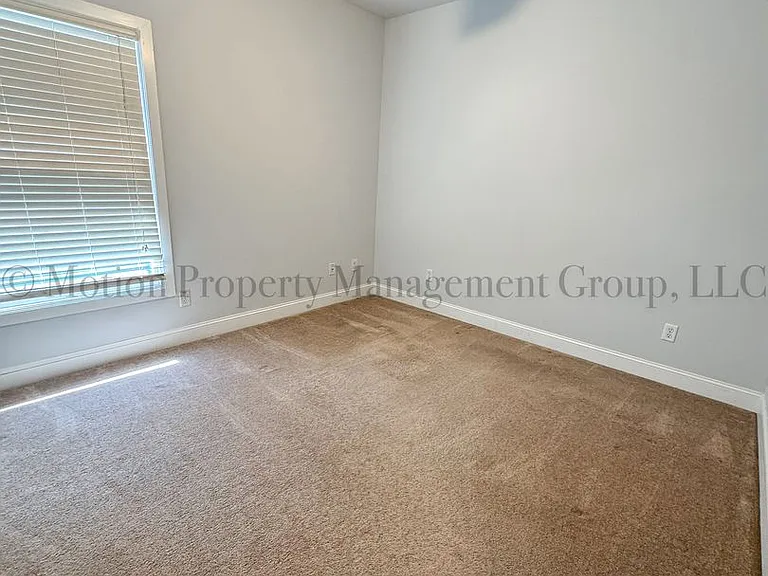 6920 Northside Dr — Photo 8