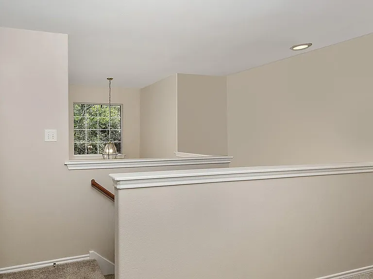 10 Peachridge Pl — Photo 13