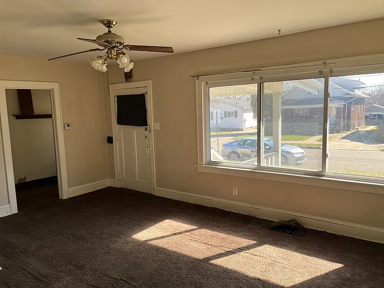 1005 Pardee Ave — Photo 5