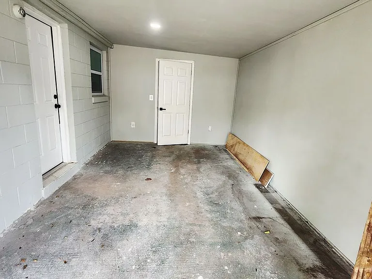 128 Kingston Ave — Photo 5