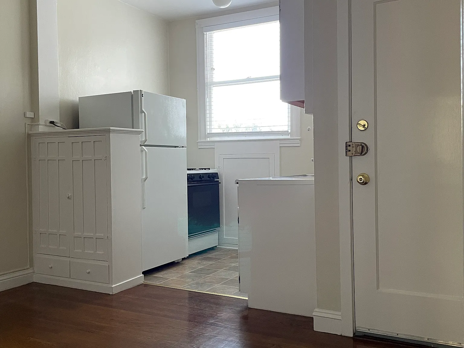 Studio, 475 sqft, $4,100 — Photo 2