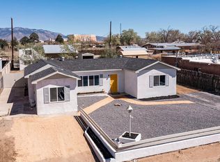 6324 Locust St NE, Albuquerque, NM 87113