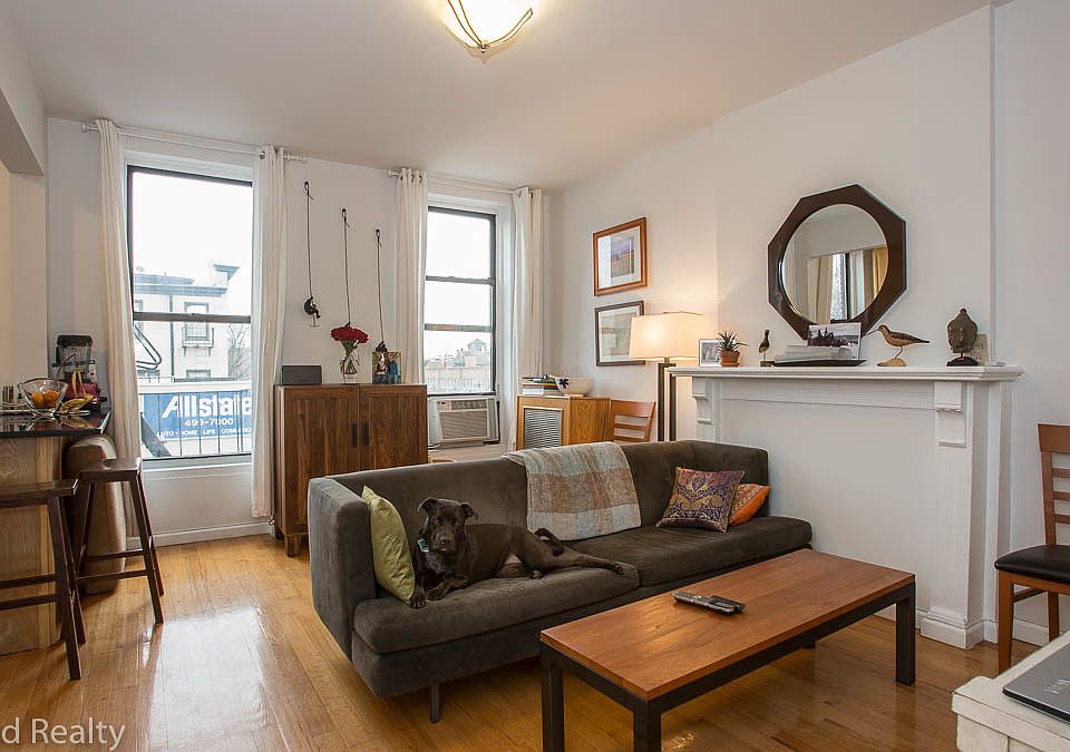 1st image of 204 Garfield Pl APT 3