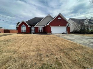 2701 Little John St SW, Decatur, AL 35603