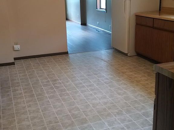 Large Eat-in Kitchen